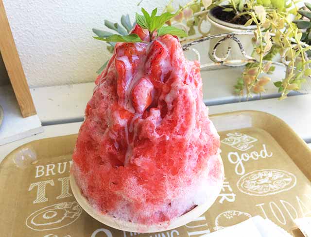 沖縄・西原のケーキ屋さん『クプル（Couple）』で絶品いちごのかき氷を食べた！今まで食べたかき氷の中で1番美味しい