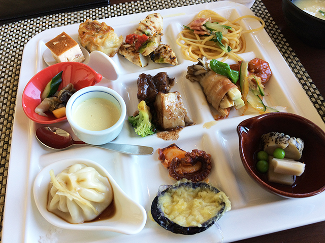 沖縄・南城市佐敷の『ユンイチホテル南城』でランチビュッフェを食べてきた
