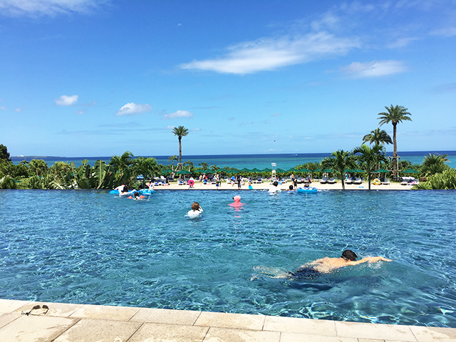 恩納村「ホテルモントレ沖縄 スパ＆リゾート」のプール4種がめちゃくちゃ楽しい